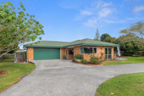 Hedgerow House - Mangawhai Heads Holiday Home